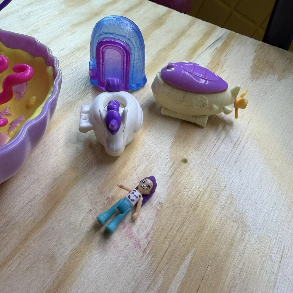 Polly pocket underwater